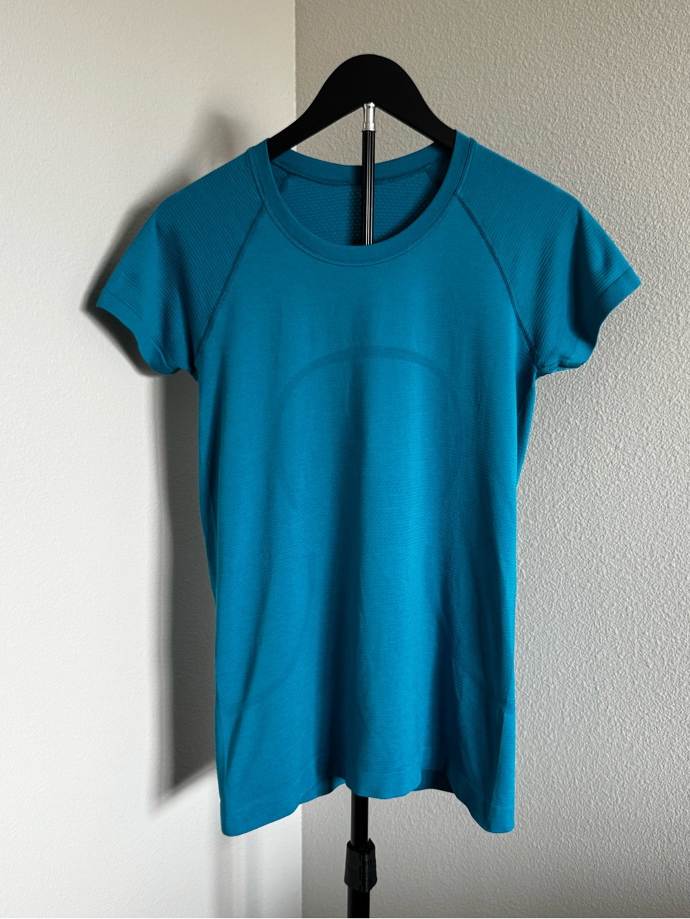 Lululemon Swiftly Tech Short-Sleeve Shirt 2.0 Hip Length, Color: Hawaiian Blue